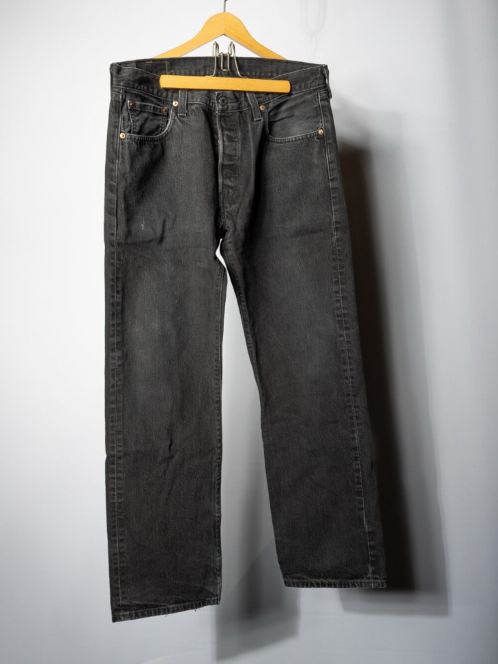 Levi's 501 Faded Black Straight Leg Jeans Raw Hem Vintage Wash Men's W34